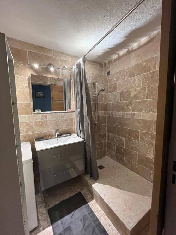 Logement Renove Avec Mobilier 2023 Daire Avinyon Dış mekan fotoğraf