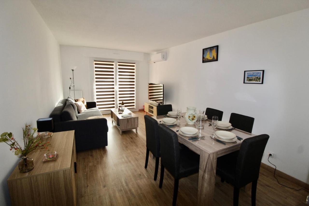 Logement Renove Avec Mobilier 2023 Daire Avinyon Dış mekan fotoğraf